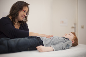 CranioSacral Therapie bei einem Kind
